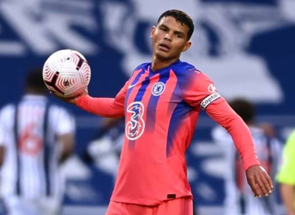 Thiago Silva mắc sai lầm chết người, hàng thủ Chelsea tệ chưa từng thấy - 1 Thiago Silva mắc sai lầm chết người, hàng thủ Chelsea tệ chưa từng thấy - 1