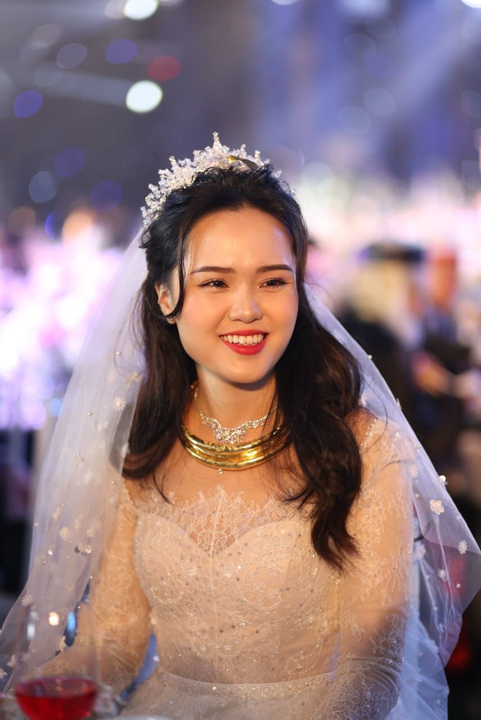 Đám cưới Duy Mạnh - Quỳnh Anh: Cặp đôi trao nhẫn, chính thức là vợ chồng - 4 Đám cưới Duy Mạnh - Quỳnh Anh: Cặp đôi trao nhẫn, chính thức là vợ chồng - 4