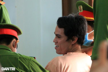 Thảm sát 3 người nhà vợ cũ, đến tòa vẫn tiếp tục đòi giết người