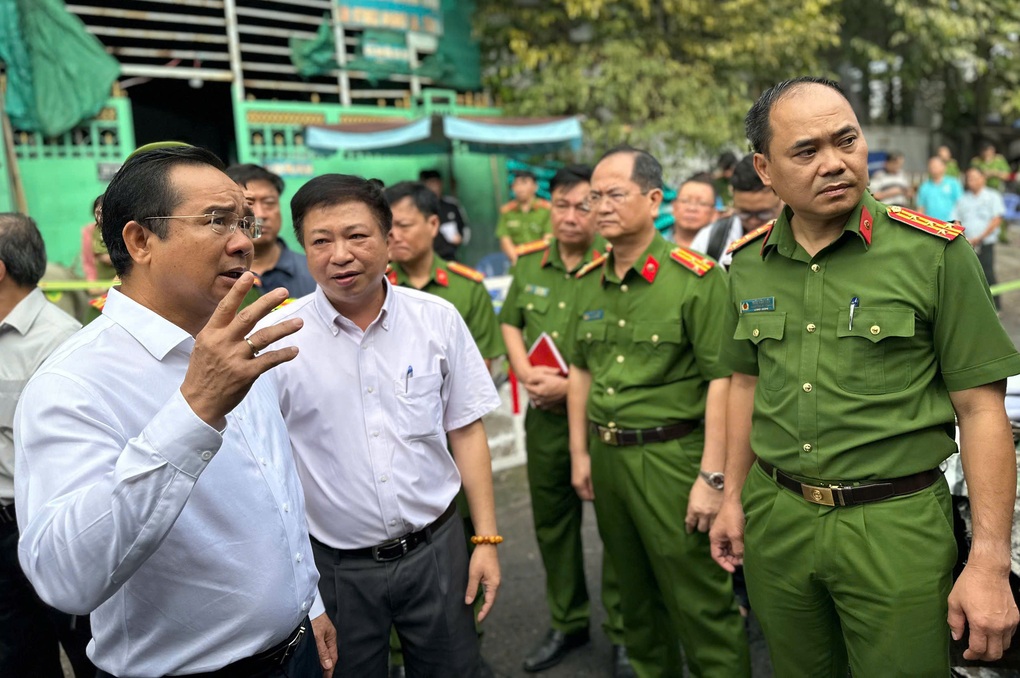 Chủ tịch TPHCM yêu cầu sớm làm rõ nguyên nhân vụ cháy khiến 3 người chết - 2 Chủ tịch TPHCM yêu cầu sớm làm rõ nguyên nhân vụ cháy khiến 3 người chết - 2