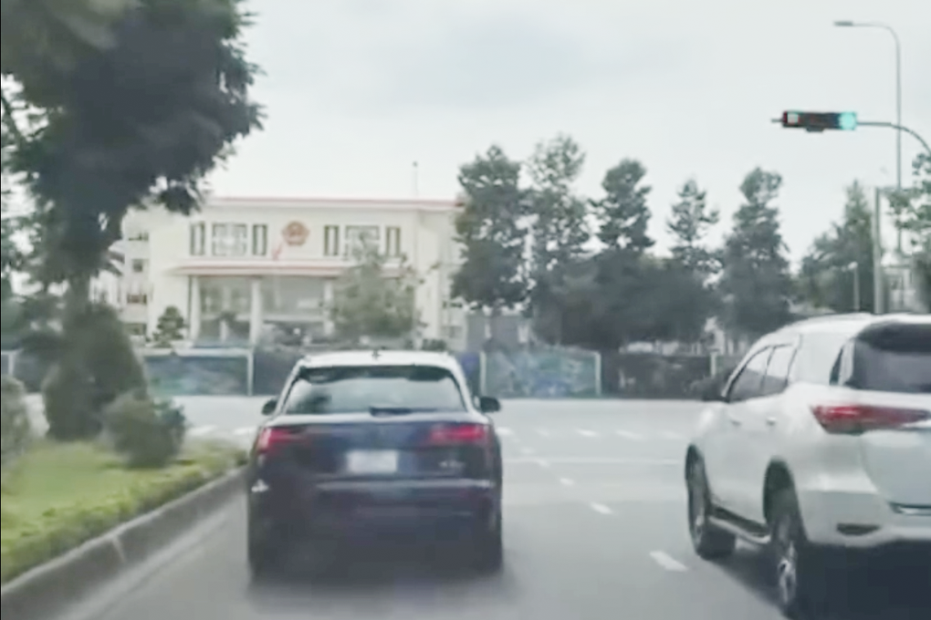 Khó khăn truy tìm xe Audi đi đến đâu đèn xanh đến đó ở TPHCM - 1 Khó khăn truy tìm xe Audi đi đến đâu đèn xanh đến đó ở TPHCM - 1