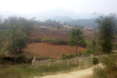 Những đứa trẻ mồ côi sau vụ lật cầu treo thảm khốc