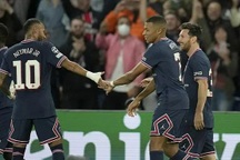 Mbappe nói gì khi phải "chạy mệt nghỉ" còn Messi thì chỉ đi bộ trên sân?