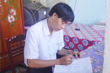 Thầy giáo trẻ chiến thắng bệnh tật, giành giải khoa học