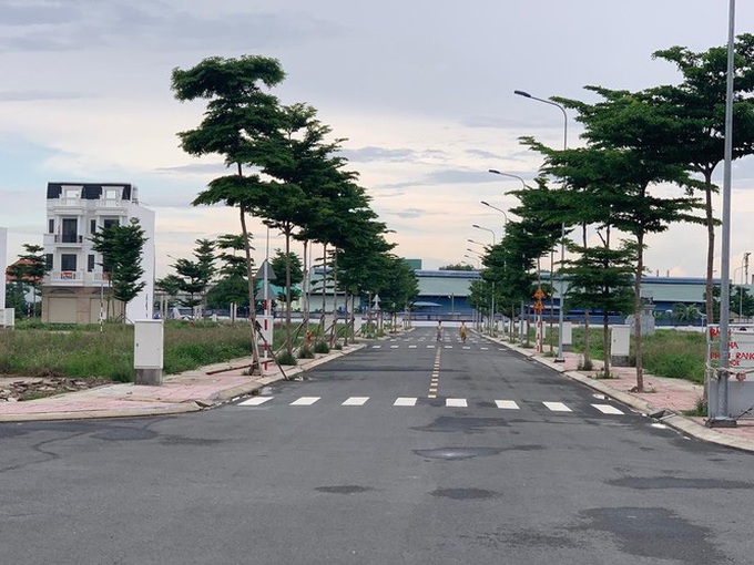 Bình Dương: Thanh tra kết luận các dự án bất động sản, nhà ở sau những lùm xùm liên quan đến việc mua bán, chuyển nhượng - Ảnh 4. Bình Dương: Thanh tra kết luận các dự án bất động sản, nhà ở sau những lùm xùm liên quan đến việc mua bán, chuyển nhượng - Ảnh 4.