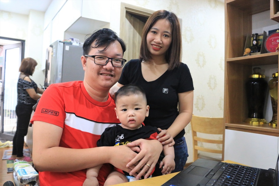 Vợ chồng khuyết tật làm marketing online, tạo việc làm cho hàng trăm người - 3 Vợ chồng khuyết tật làm marketing online, tạo việc làm cho hàng trăm người - 3