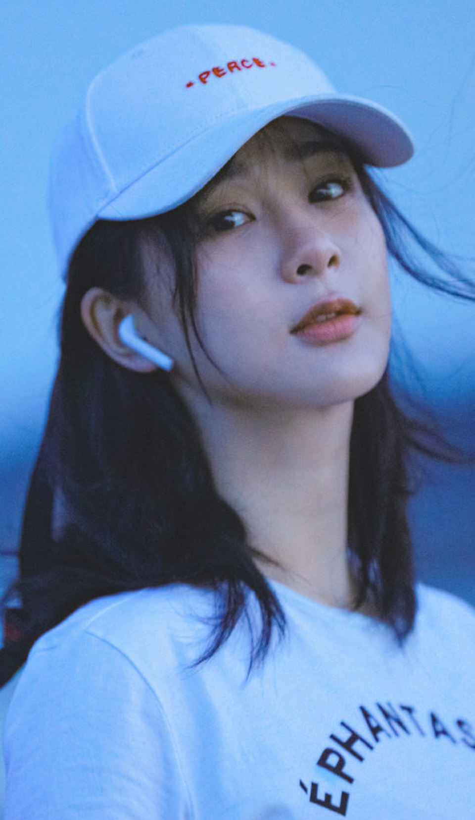 Vừa bị chê “xuống sắc”, Dương Tử tung ảnh xinh “lung linh” - 3 Vừa bị chê “xuống sắc”, Dương Tử tung ảnh xinh “lung linh” - 3