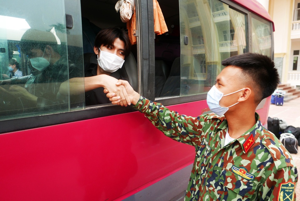 Lưu bút Covid-19: “Tổ quốc là nơi không bao giờ bỏ rơi chúng ta!” - 13 Lưu bút Covid-19: “Tổ quốc là nơi không bao giờ bỏ rơi chúng ta!” - 13