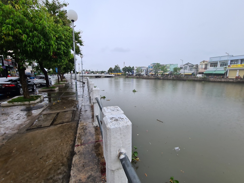 “Mưa vàng” giải nhiệt khắp Miền Tây sau bao ngày nắng hạn - 19 “Mưa vàng” giải nhiệt khắp Miền Tây sau bao ngày nắng hạn - 19