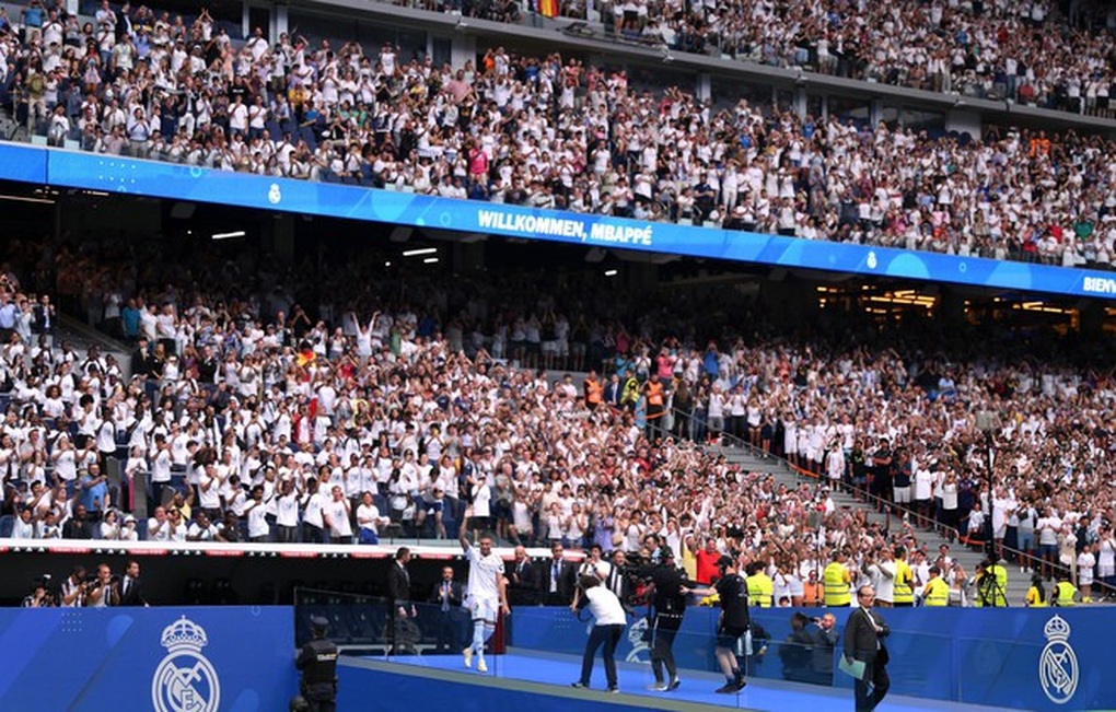 Mbappe makes a grand debut for Real Madrid, driving fans crazy with a gesture - 1