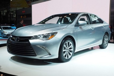 Toyota Camry 2015 chính thức ra mắt