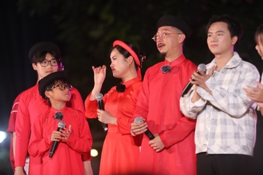 Lâm Vỹ Dạ: "Tôi và anh Hứa Minh Đạt hoán đổi vị trí trong gia đình"