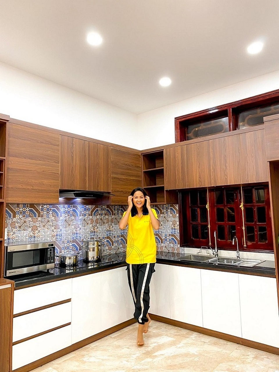 Cận cảnh nhà gần 2,5 tỷ đồng H’Hen Niê mới sửa cho ba mẹ - 11 Cận cảnh nhà gần 2,5 tỷ đồng H’Hen Niê mới sửa cho ba mẹ - 11