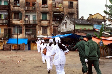 Chùm ảnh: Diễn tập cứu người mắc kẹt trong bão