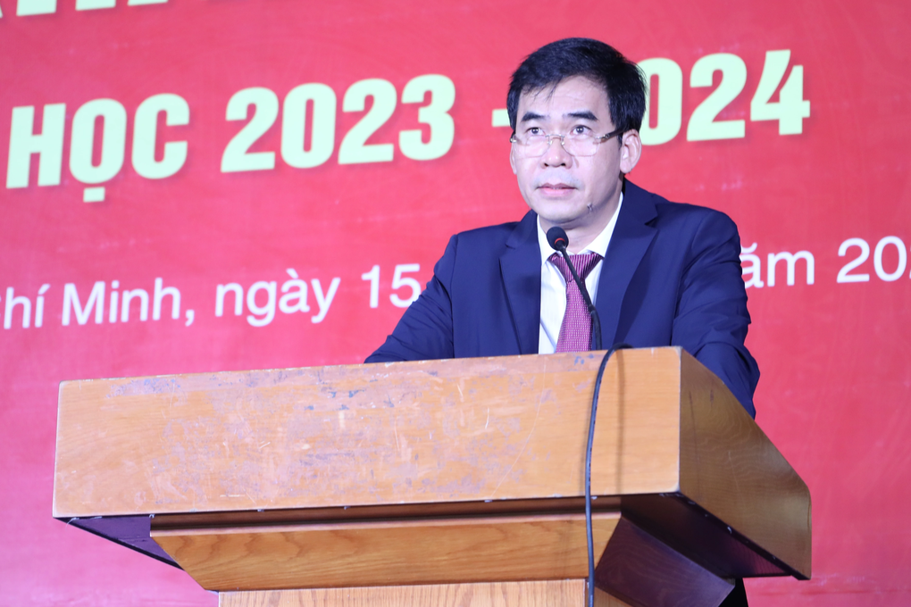 Vị Phó giáo sư nói với sinh viên về sự sợ hãi ở trường đại học - 2 Vị Phó giáo sư nói với sinh viên về sự sợ hãi ở trường đại học - 2