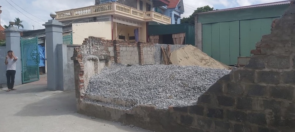 Vụ tường đổ đè học sinh tử vong: Khởi tố vụ án - 1 Vụ tường đổ đè học sinh tử vong: Khởi tố vụ án - 1