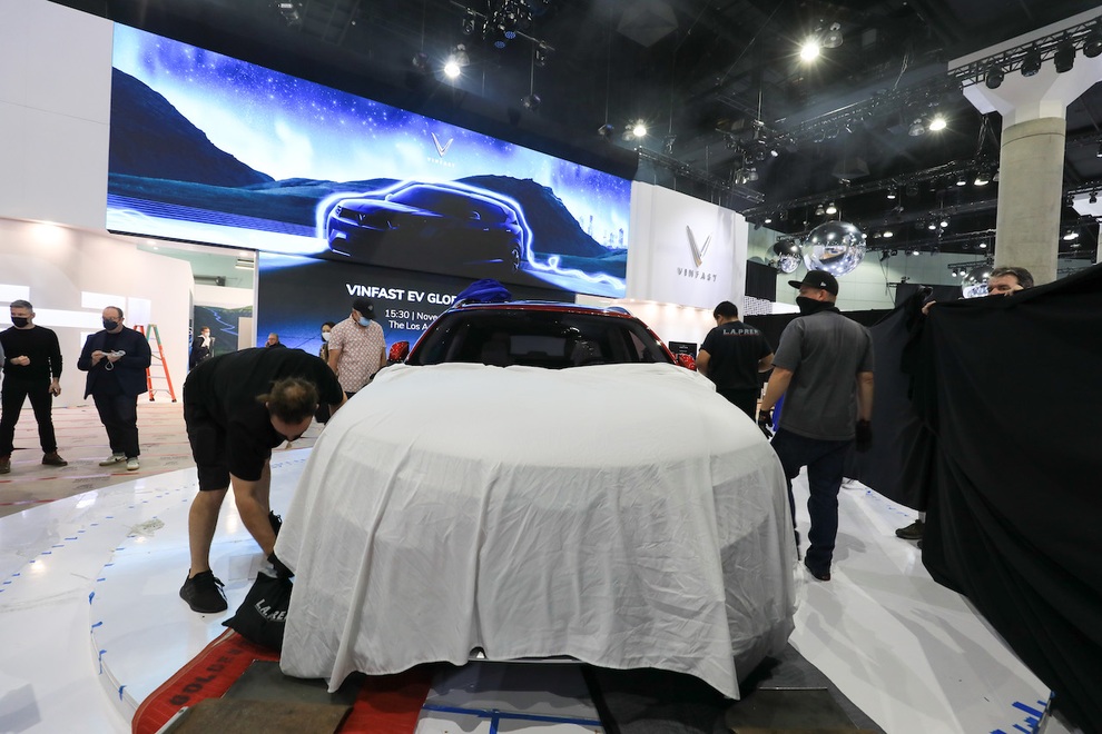 Cận cảnh hai mẫu xe điện VinFast vừa cập bến Los Angeles Auto Show - 7 Cận cảnh hai mẫu xe điện VinFast vừa cập bến Los Angeles Auto Show - 7