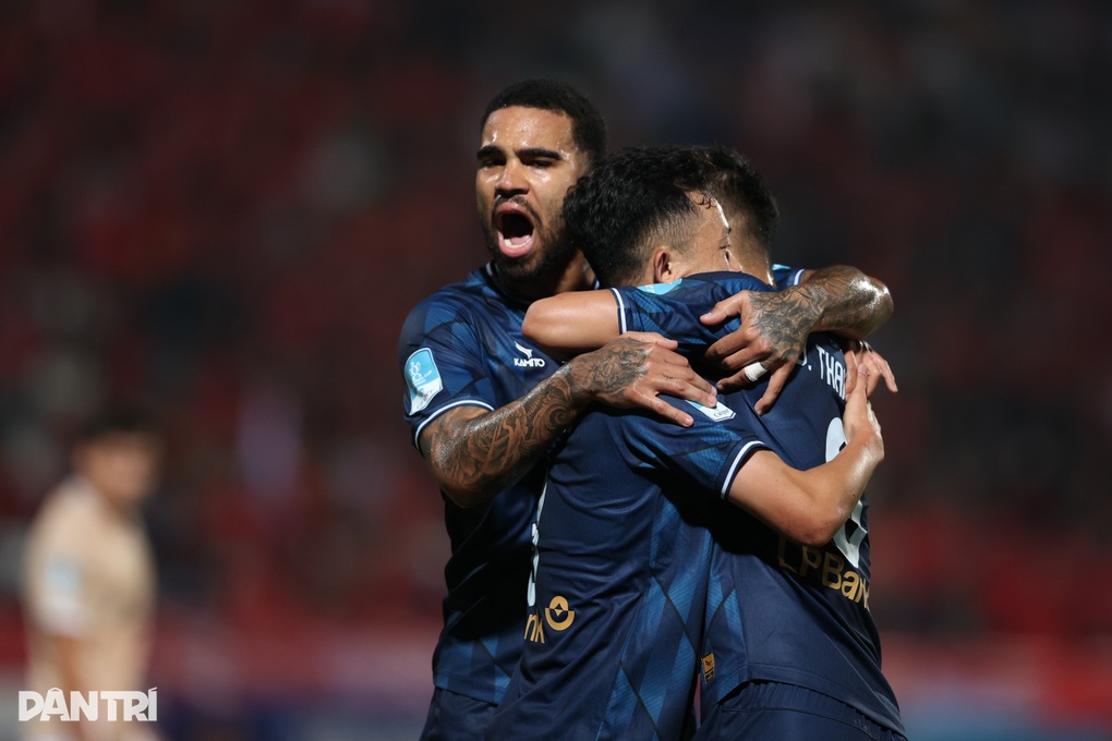 CLB Công an Hà Nội đánh bại HA Gia Lai trong ngày HLV Gong Oh Kyun ra mắt - 3 CLB Công an Hà Nội đánh bại HA Gia Lai trong ngày HLV Gong Oh Kyun ra mắt - 3