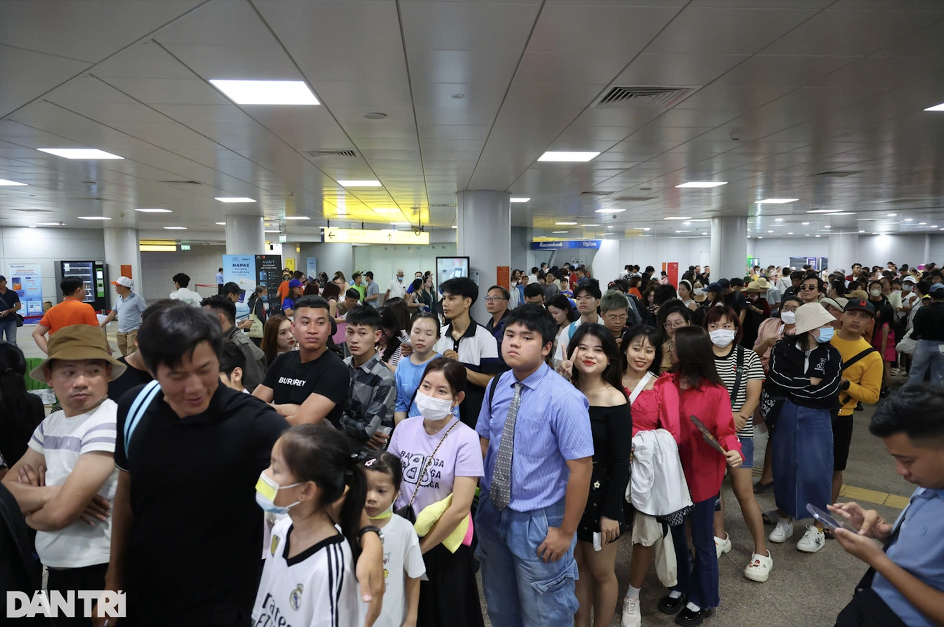 Metro số 1 khánh thành và kỳ vọng thanh toán số lên ngôi - 2 Metro số 1 khánh thành và kỳ vọng thanh toán số lên ngôi - 2