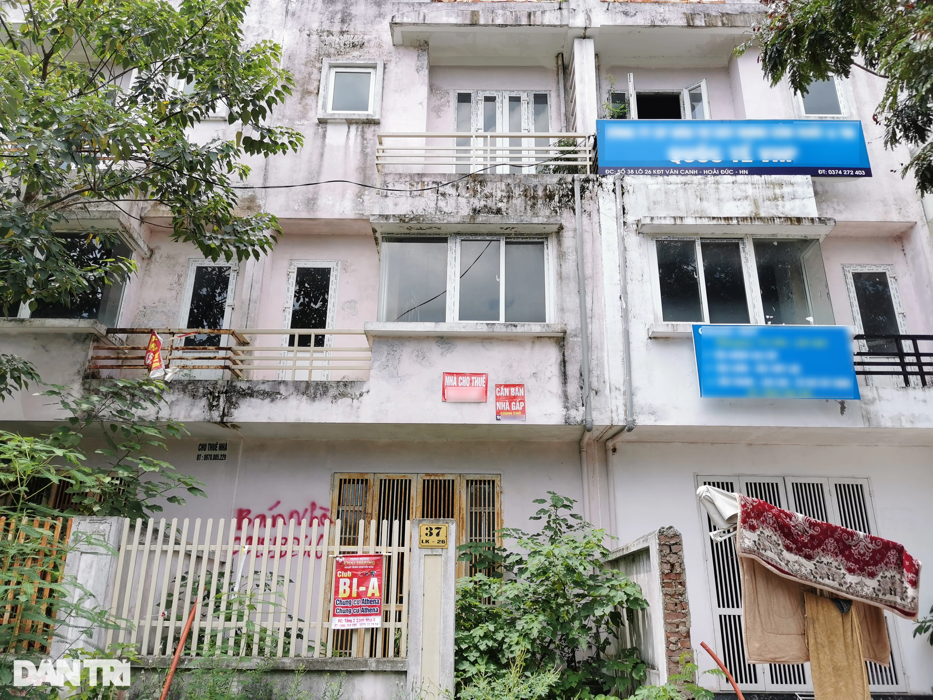 Những căn liền kề, biệt thự bỏ hoang, rêu mốc được rao bán gấp ở Hà Nội - 3 Những căn liền kề, biệt thự bỏ hoang, rêu mốc được rao bán gấp ở Hà Nội - 3
