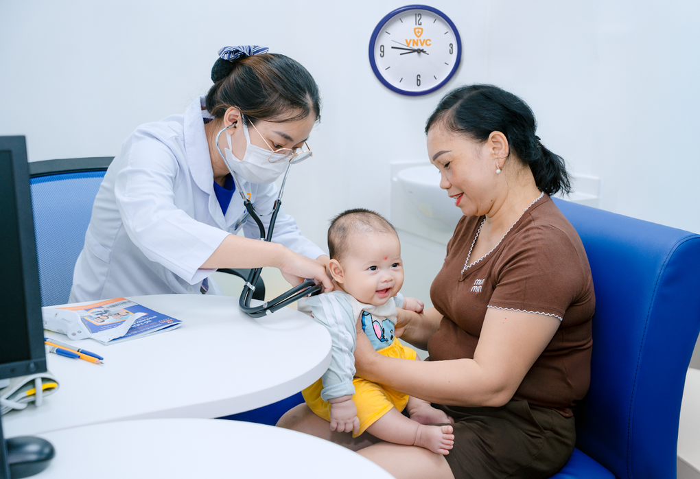 Việt Nam mở rộng tiêm vaccine phế cầu 20, não mô cầu từ 6 tuần tuổi - 2 Việt Nam mở rộng tiêm vaccine phế cầu 20, não mô cầu từ 6 tuần tuổi - 2