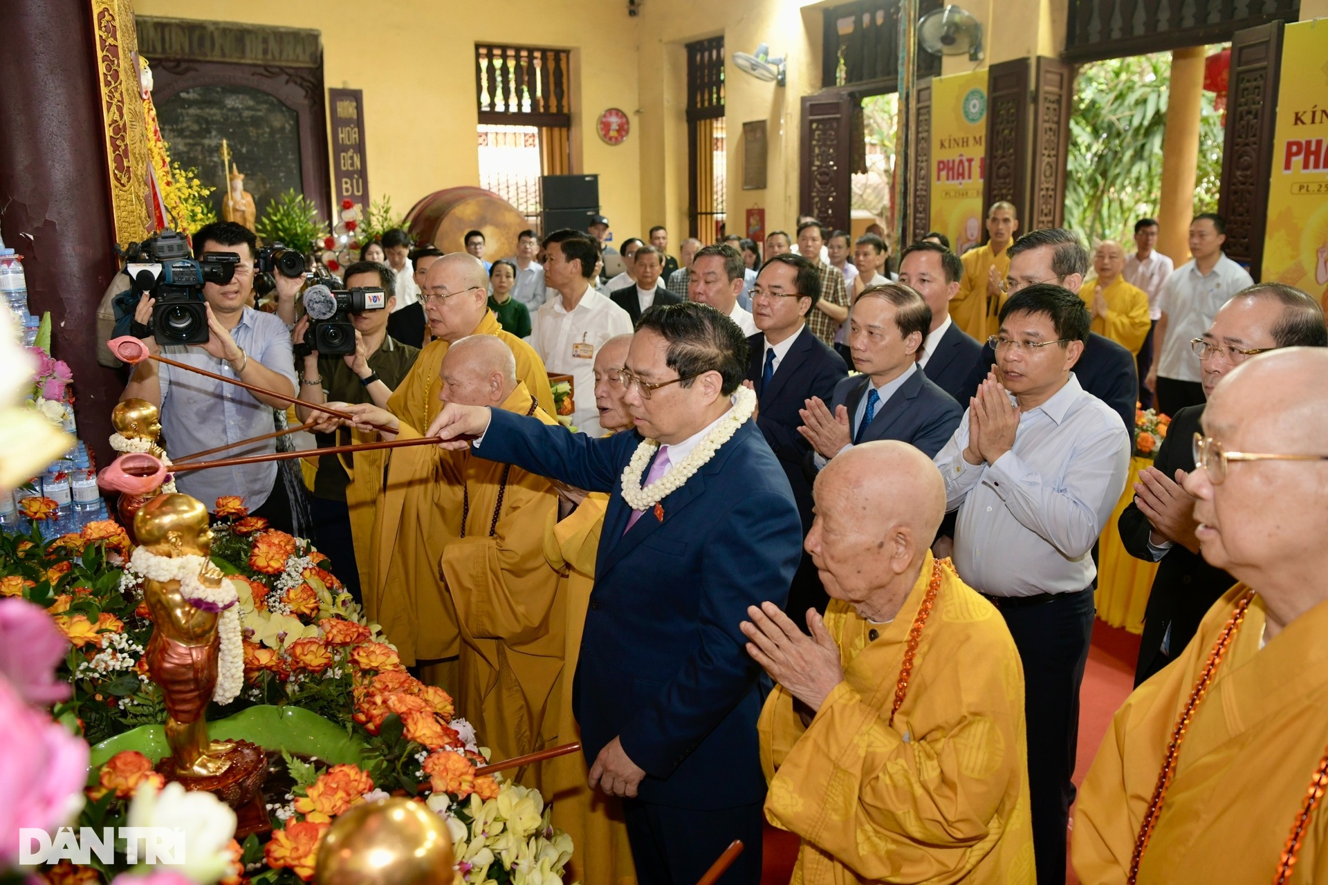Thủ tướng dự và chúc mừng Đại lễ Phật đản 2024 tại chùa Quán Sứ - 2