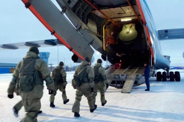 74 máy bay Nga đưa binh sĩ, khí tài đến Kazakhstan