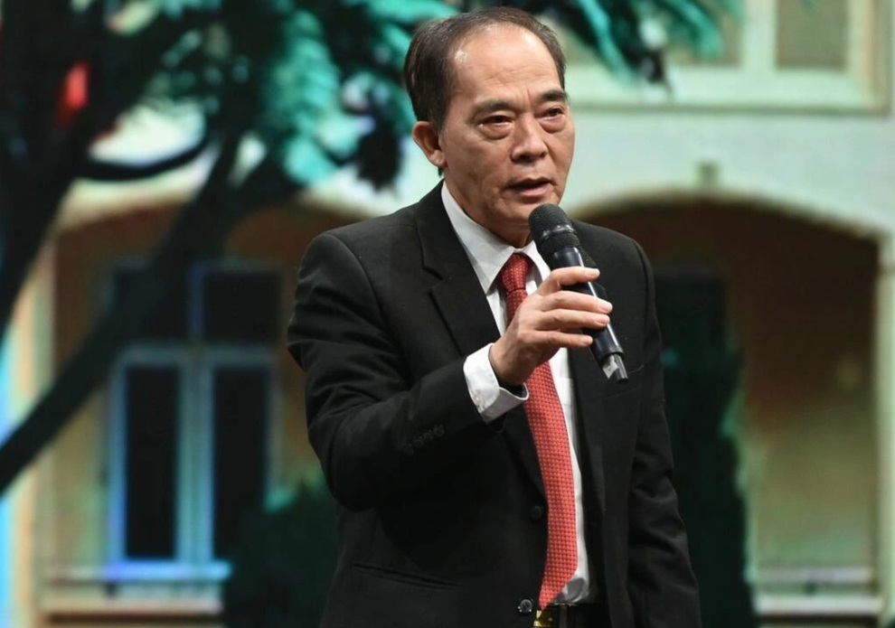Hộp mứt Tết và chuyện chưa kể về thầy giáo cũ - 1 Hộp mứt Tết và chuyện chưa kể về thầy giáo cũ - 1