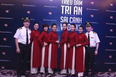 Vietnam Airlines tri ân hành khách hội viên Bông Sen Vàng