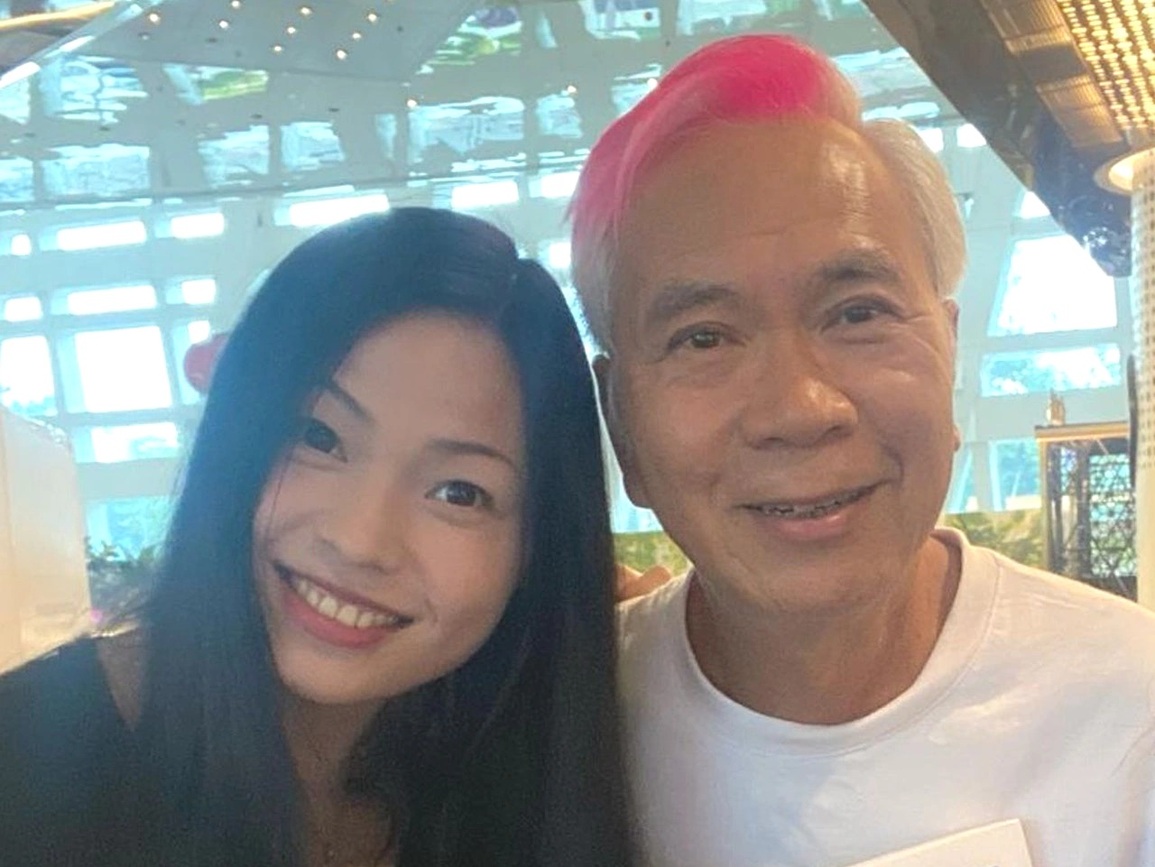 71 tuổi, tài tử Ỷ thiên đồ long ký hạnh phúc bên vợ kém 40 tuổi - 3