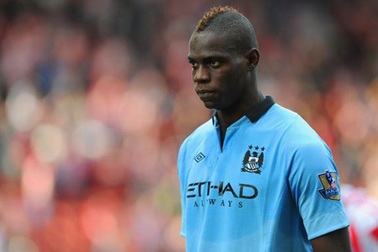 Balotelli rút đơn kiện, chấp nhận án phạt từ Man City