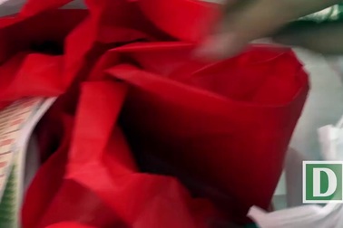 Người dân đổ xô đi mua bánh Trung thu ngày đầu tháng