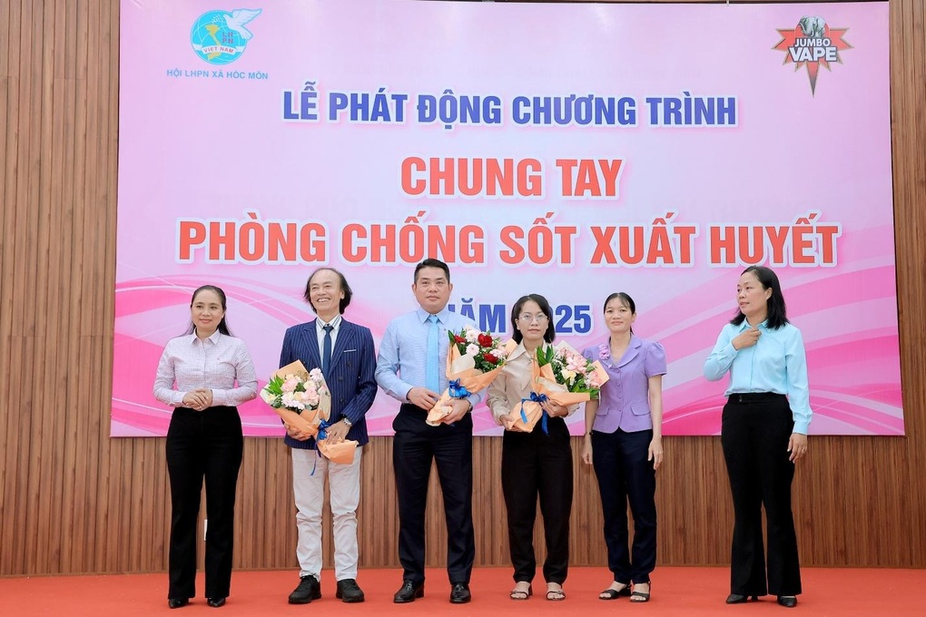 Phòng chống dịch bệnh sốt xuất huyết: Cần sự chung tay của cộng đồng - 1