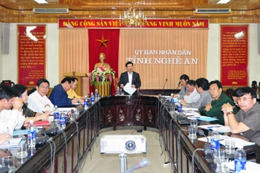 Chủ tịch tỉnh phê bình 8 đơn vị không giúp đỡ xóa nghèo