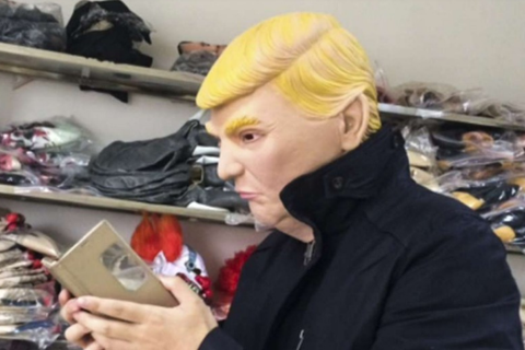 Doanh nghiệp Trung Quốc kiếm bộn tiền nhờ “cơn sốt” Donald Trump