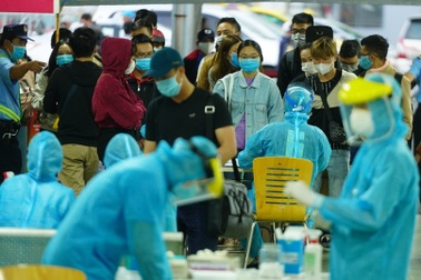 TPHCM gỡ lệnh giám sát y tế với người đến từ nhiều nơi trên cả nước