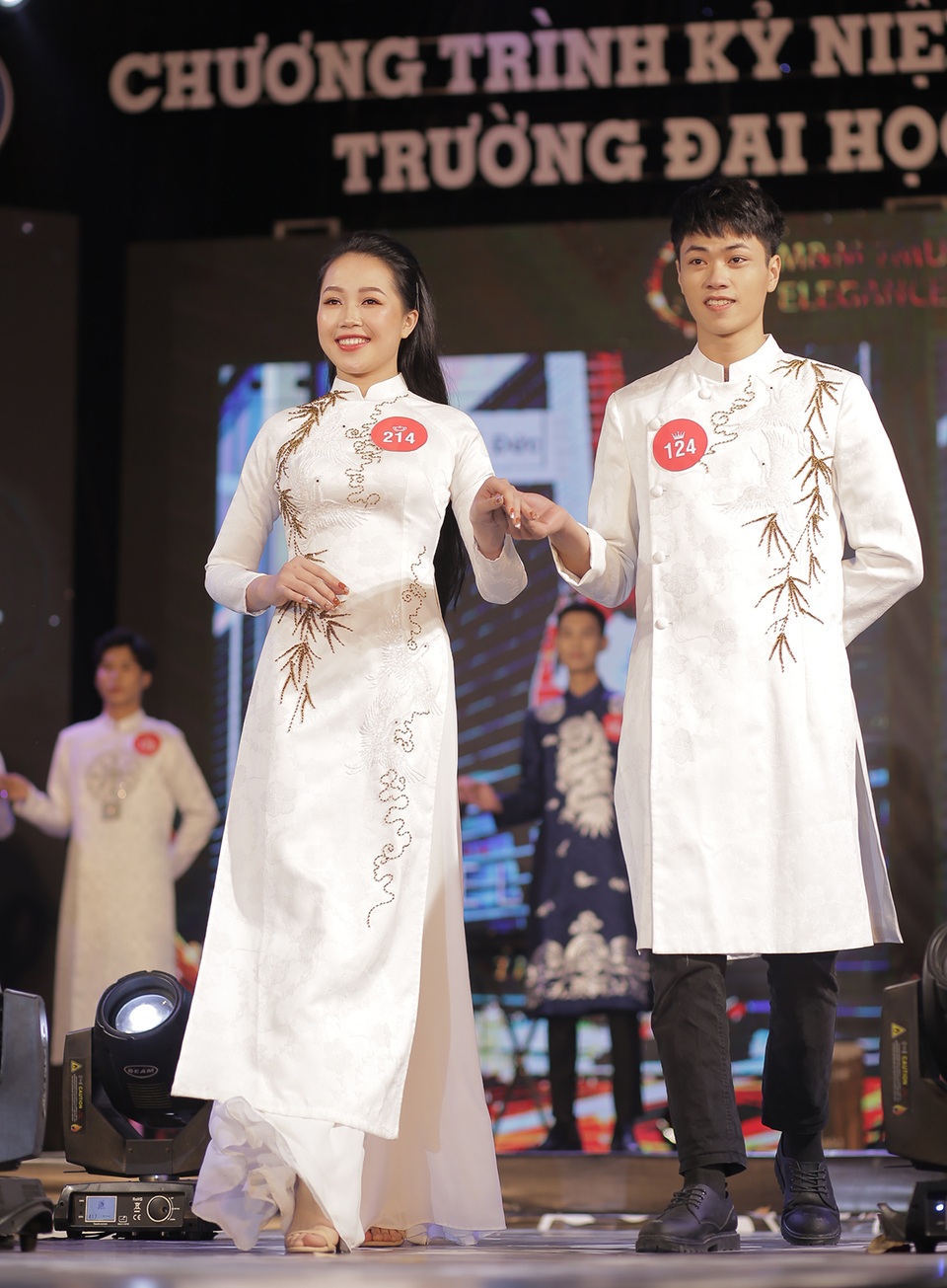 Nữ sinh cao 1m70 đăng quang hoa khôi ĐH Thương mại 2020 - 10 Nữ sinh cao 1m70 đăng quang hoa khôi ĐH Thương mại 2020 - 10