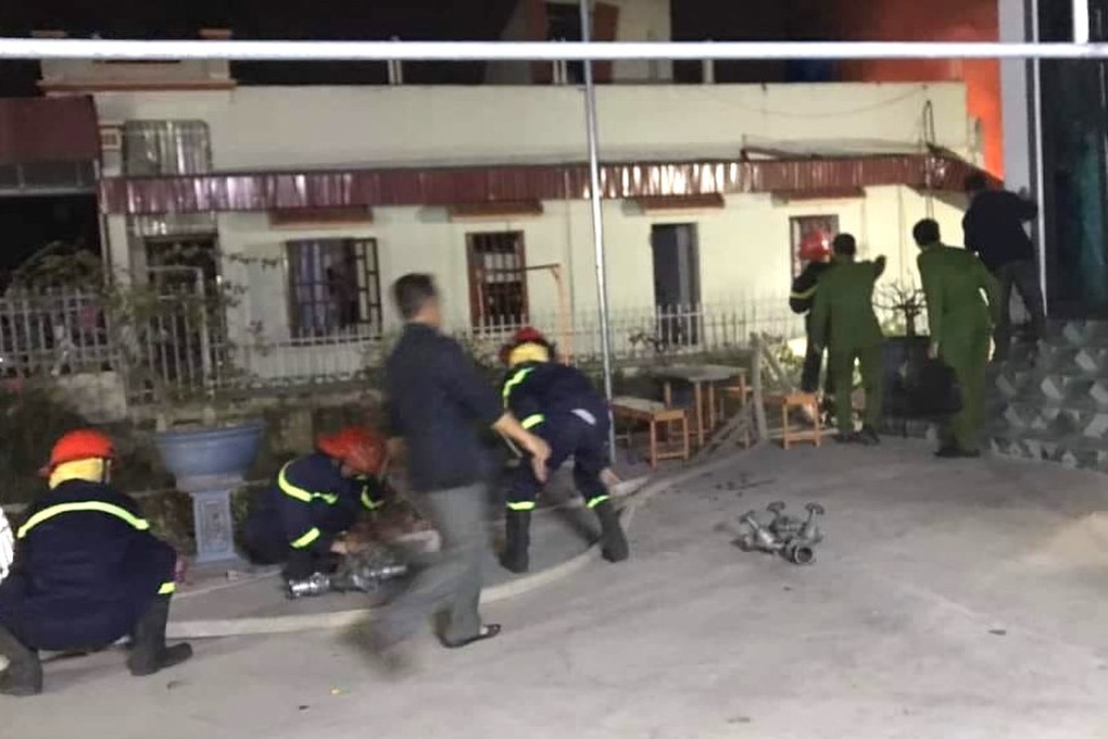 Ninh Bình: Căn nhà cấp 4 đổ sập sau tiếng nổ lớn, một người tử vong tại chỗ - 2 Ninh Bình: Căn nhà cấp 4 đổ sập sau tiếng nổ lớn, một người tử vong tại chỗ - 2