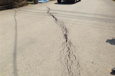 Cục Đường bộ chỉ đạo xử lý tình trạng nhà dân bị "tử thần" đe nuốt chửng