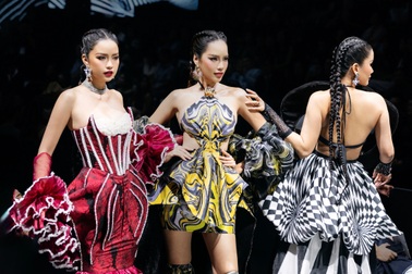 Hương Ly, Lê Hoàng Phương, Ngọc Châu tái ngộ trên sàn diễn sau 3 năm