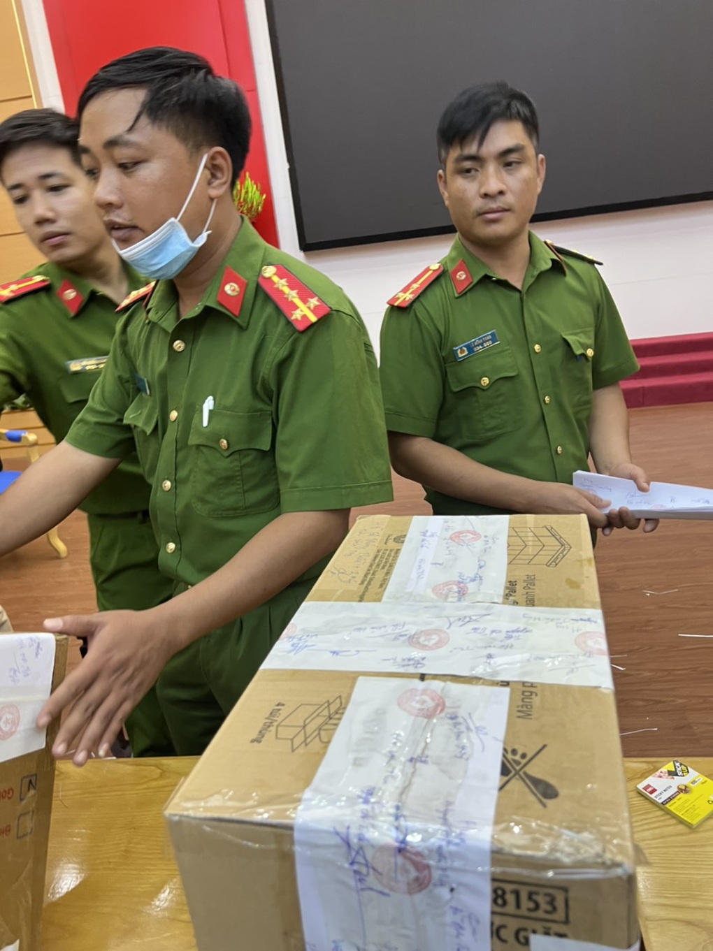 Dừng cuộc đấu giá 52 ô đất có bất thường, công an vào cuộc - 2 Dừng cuộc đấu giá 52 ô đất có bất thường, công an vào cuộc - 2