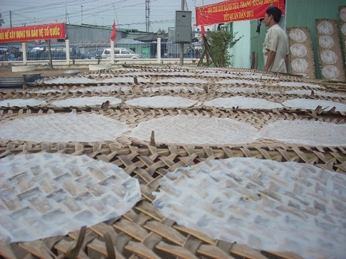 Bánh tráng Bà Lèo nhộn nhịp vào vụ tết
