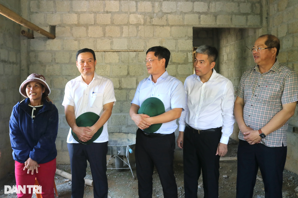 Khẩn trương hỗ trợ hộ nghèo có thành viên là người có công - 2 Khẩn trương hỗ trợ hộ nghèo có thành viên là người có công - 2