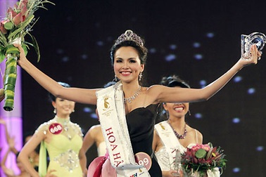 Lưu Thị Diễm Hương đăng quang HHTGNV 2010