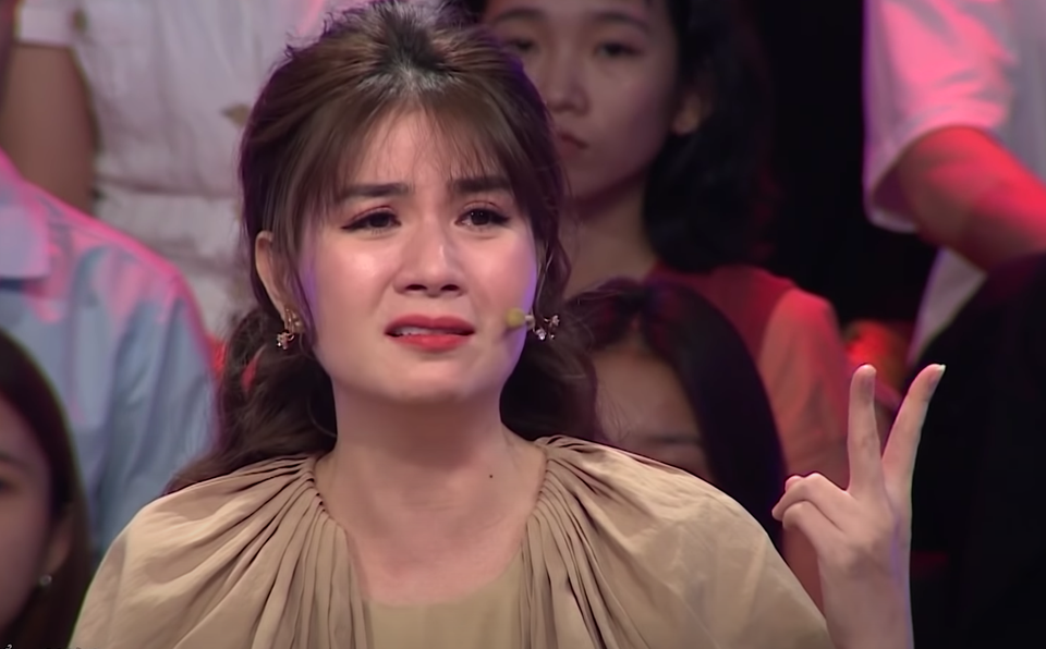 Nhan Phúc Vinh sốc khi thấy người dân hoảng loạn, ào vào siêu thị gom đồ... - 3 Nhan Phúc Vinh sốc khi thấy người dân hoảng loạn, ào vào siêu thị gom đồ... - 3