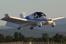 Ô tô bay Terrafugia Transition sẽ có mặt trên thị trường vào năm sau