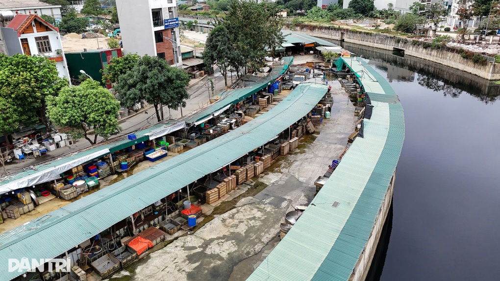 Chợ ở Hà Nội trái phép 10 năm không ai biết: Trên bảo dưới không nghe? - 1 Chợ ở Hà Nội trái phép 10 năm không ai biết: Trên bảo dưới không nghe? - 1