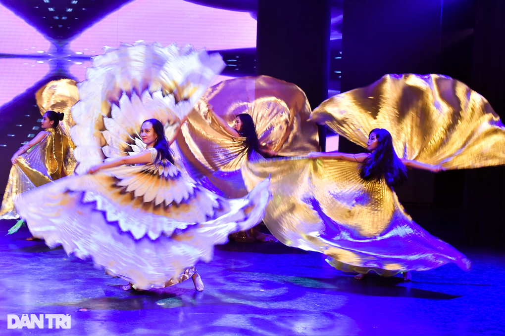 Mãn nhãn các tiết mục Belly Dance trong sự kiện kỷ niệm 10 năm cuộc thi - 1 Mãn nhãn các tiết mục Belly Dance trong sự kiện kỷ niệm 10 năm cuộc thi - 1