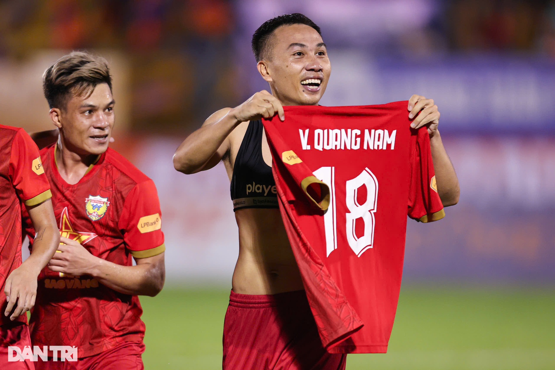 Hồng Lĩnh Hà Tĩnh nối dài chuỗi trận bất bại ở V-League - 10 Hồng Lĩnh Hà Tĩnh nối dài chuỗi trận bất bại ở V-League - 10