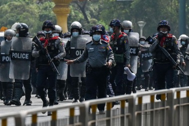 Mỹ trừng phạt thêm 2 tướng quân đội Myanmar